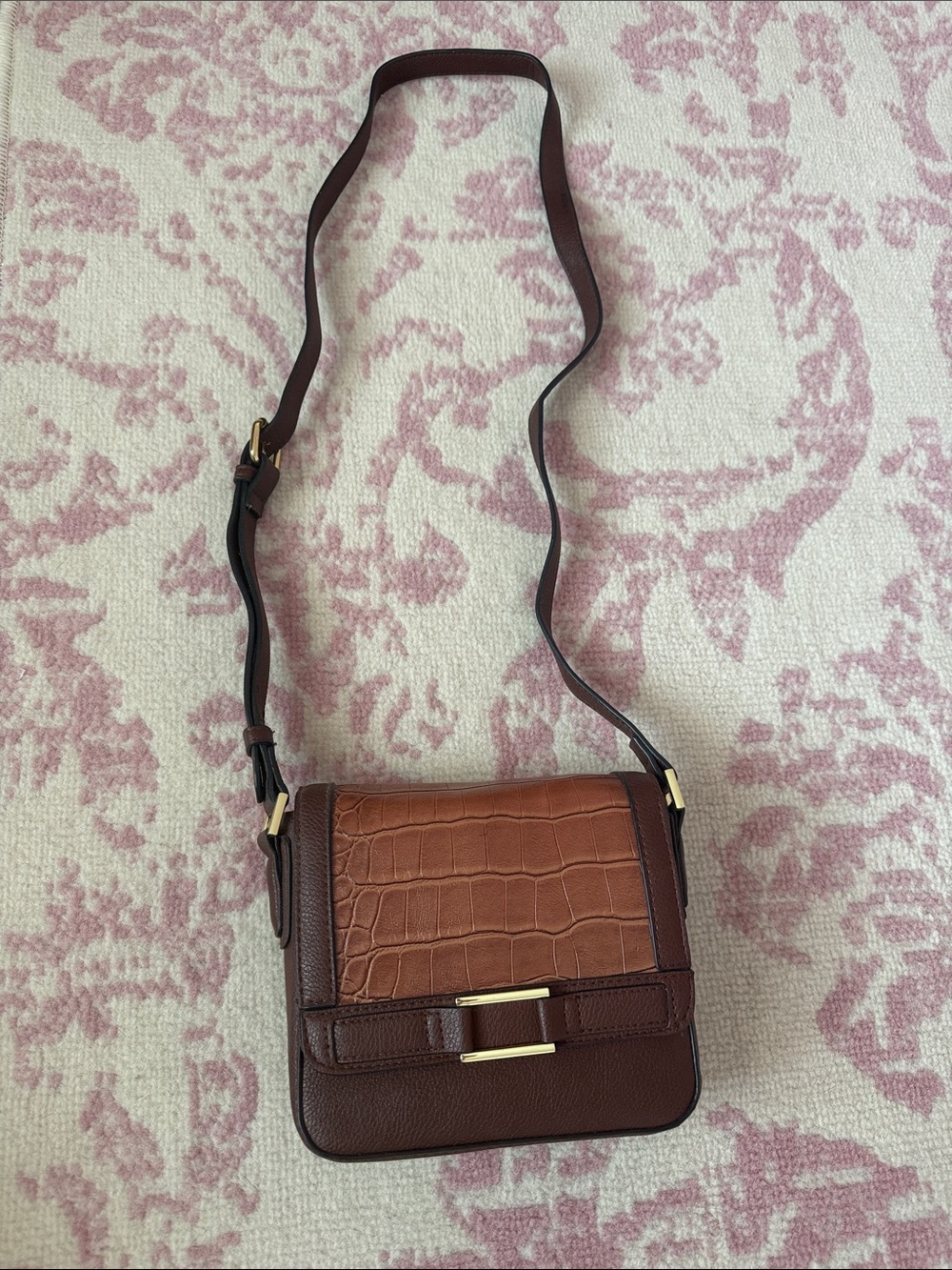 Women's Tan Croc-Texture Crossbody Bag with Adjustable Strap